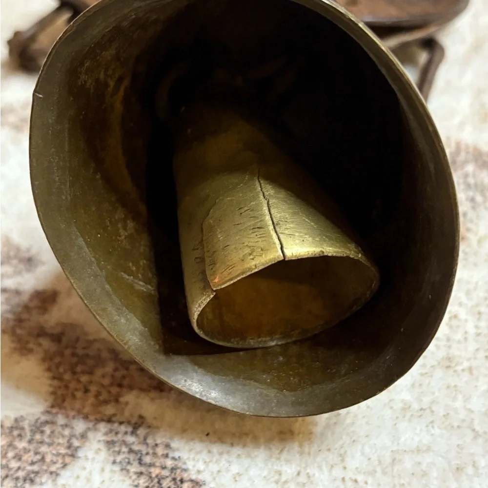 2 vintage cow bells - Picture 7 of 7
